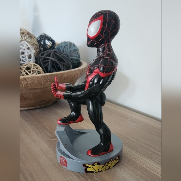 🎮 Spider-Man Miles Morales Phone & Controller Holder – 8.5” Figure Excellent - Picture 9 of 12
